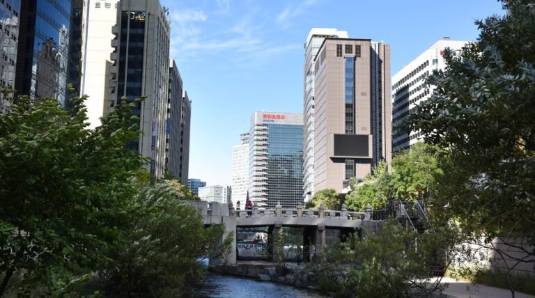 Gwangtong Bridge along Cheonggyecheon in central Seoul.